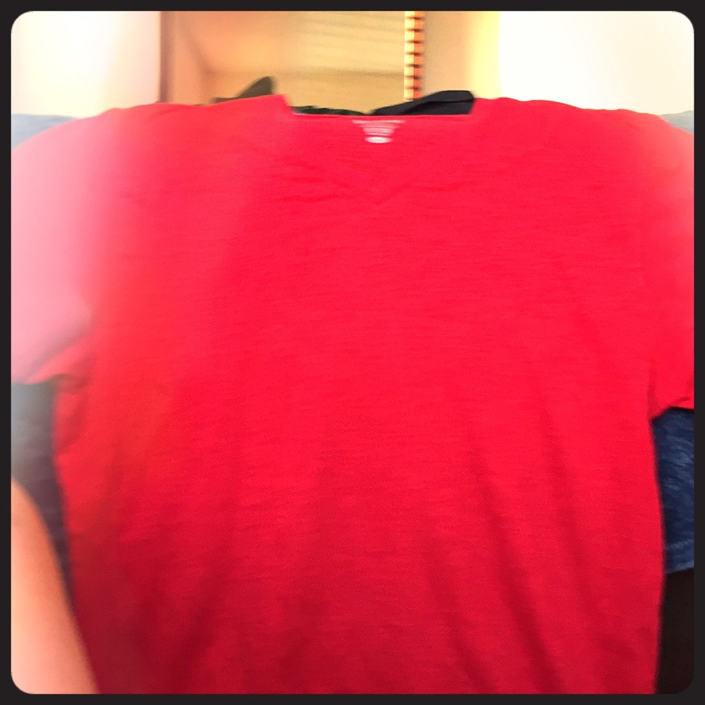 Read vintage T-shirt from Old Navy